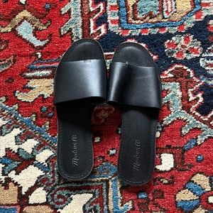 Madewell The Boardwalk Post Slide Sandal in Leather / 7H MEDIUM / TRUE BLACK